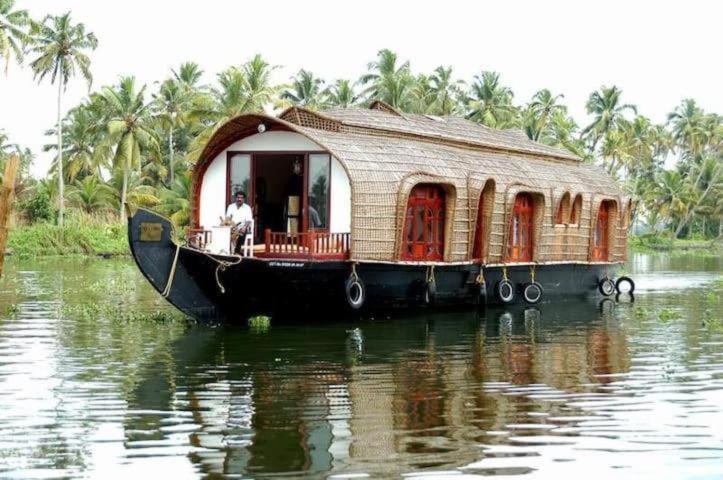 Aqua Castle Houseboat - By Aqua Jumbo Houseboats Hotel Alappuzha Buitenkant foto