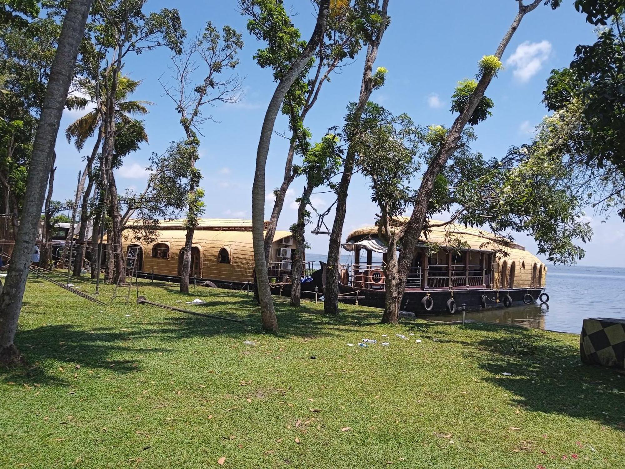 Aqua Castle Houseboat - By Aqua Jumbo Houseboats Hotel Alappuzha Buitenkant foto