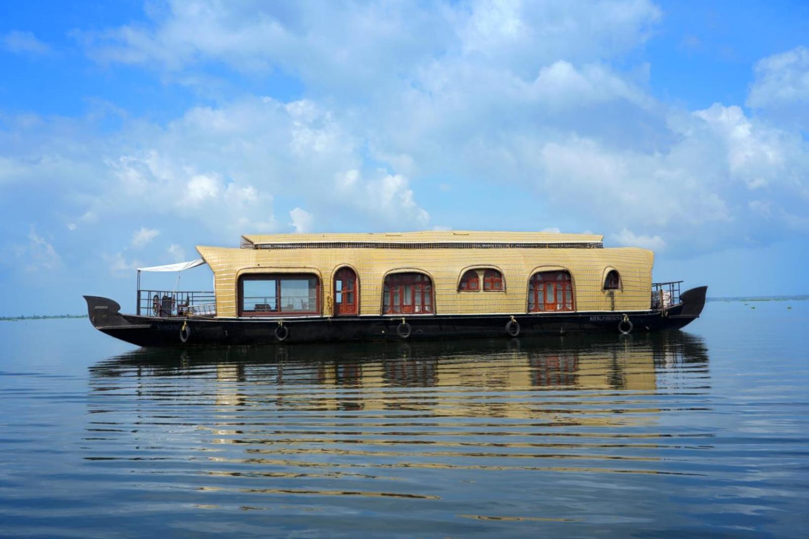 Aqua Castle Houseboat - By Aqua Jumbo Houseboats Hotel Alappuzha Buitenkant foto