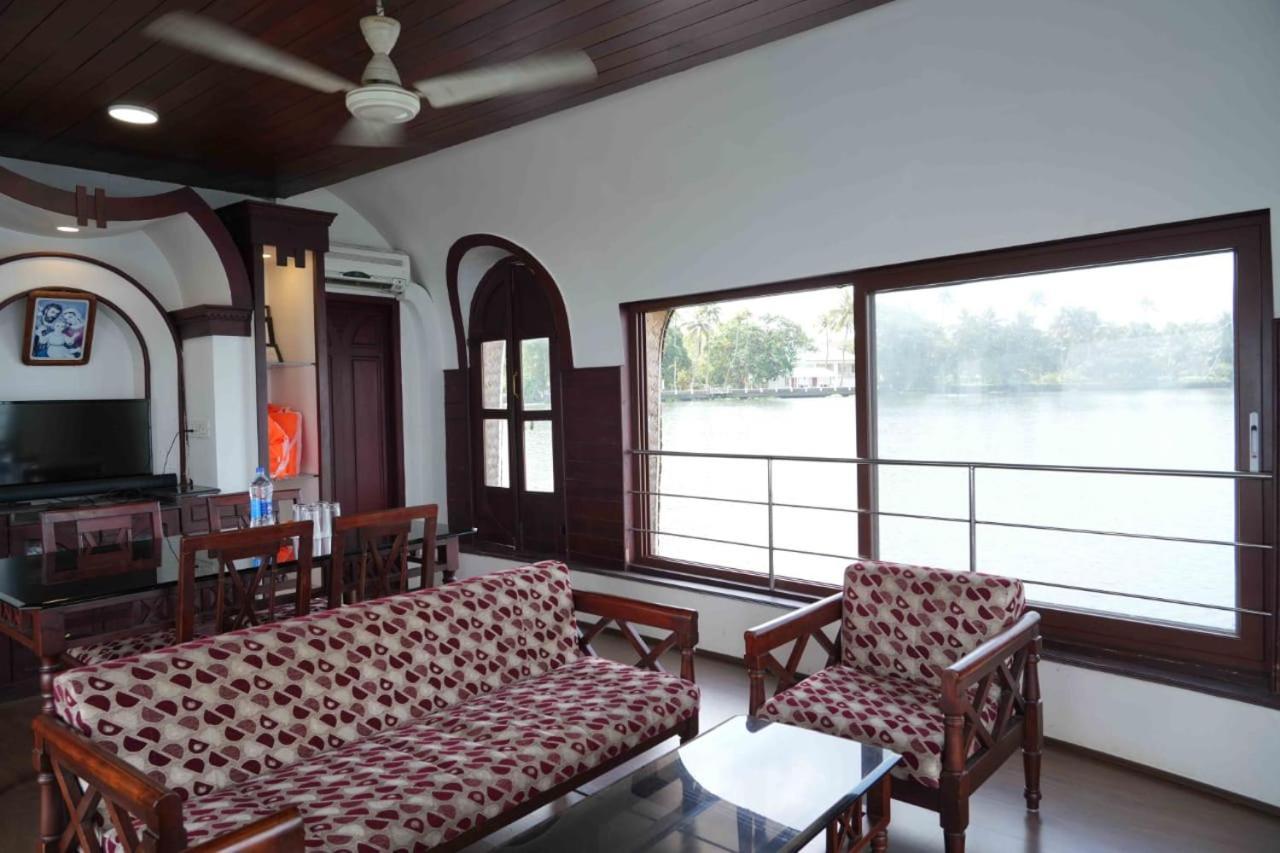 Aqua Castle Houseboat - By Aqua Jumbo Houseboats Hotel Alappuzha Buitenkant foto