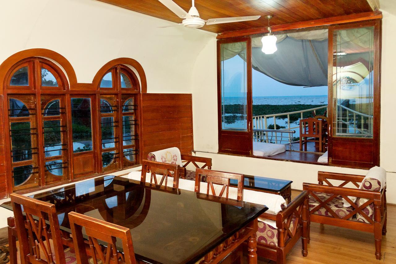 Aqua Castle Houseboat - By Aqua Jumbo Houseboats Hotel Alappuzha Buitenkant foto